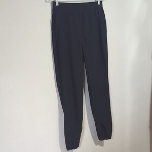 💥2 For $36💥 Lululemon Joggers Size 6